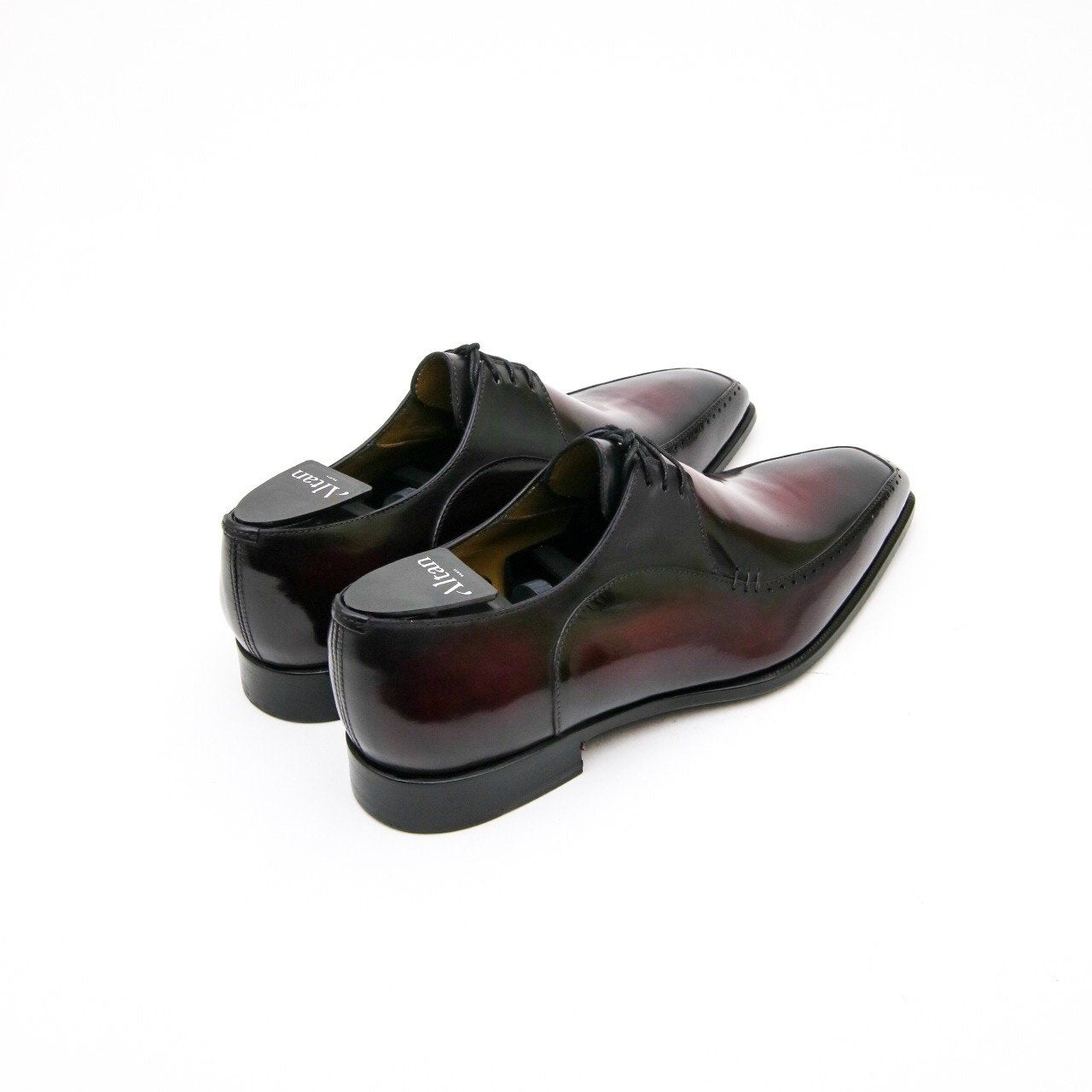 Three Eyelets Derby