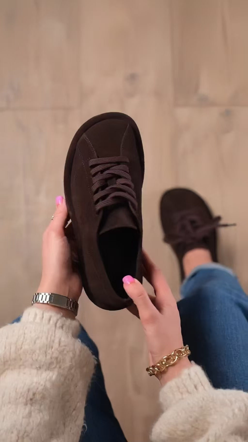 Women Brown Suede Vintage Low Sneakers-Simple Casual Sneakers