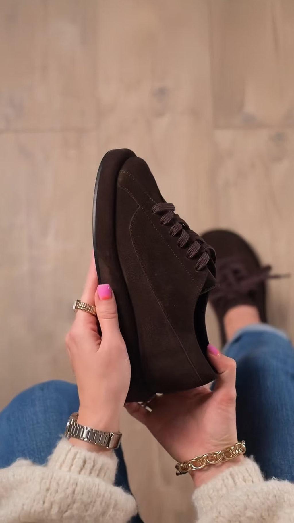 Women Brown Suede Vintage Low Sneakers-Simple Casual Sneakers