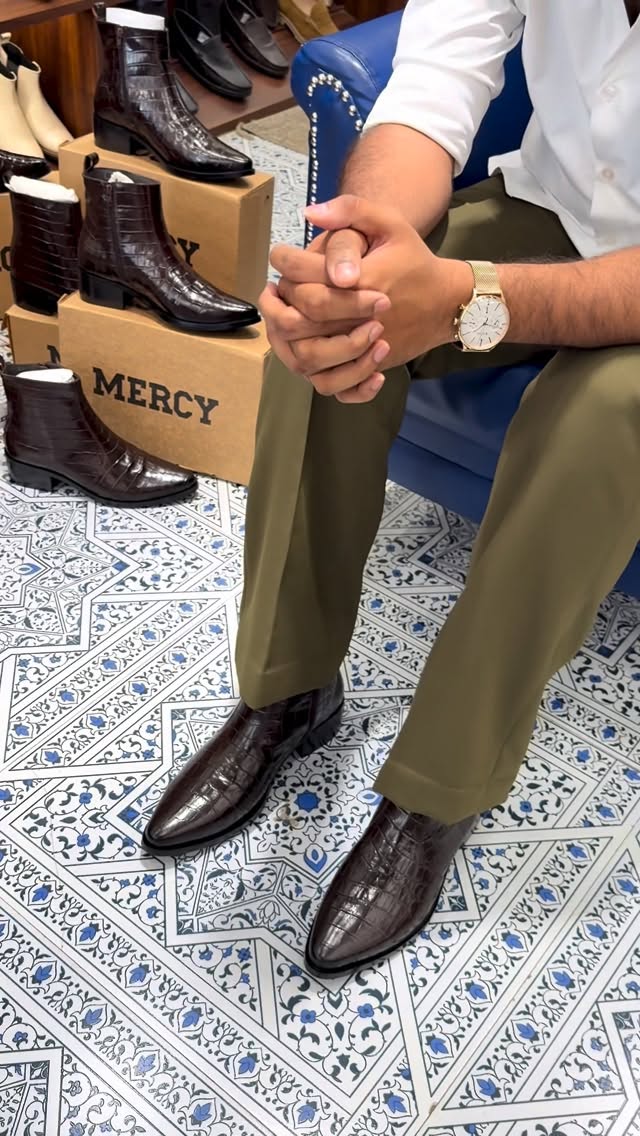 Men's Crocodile-Embossed Pointed Heel Chelsea Boots