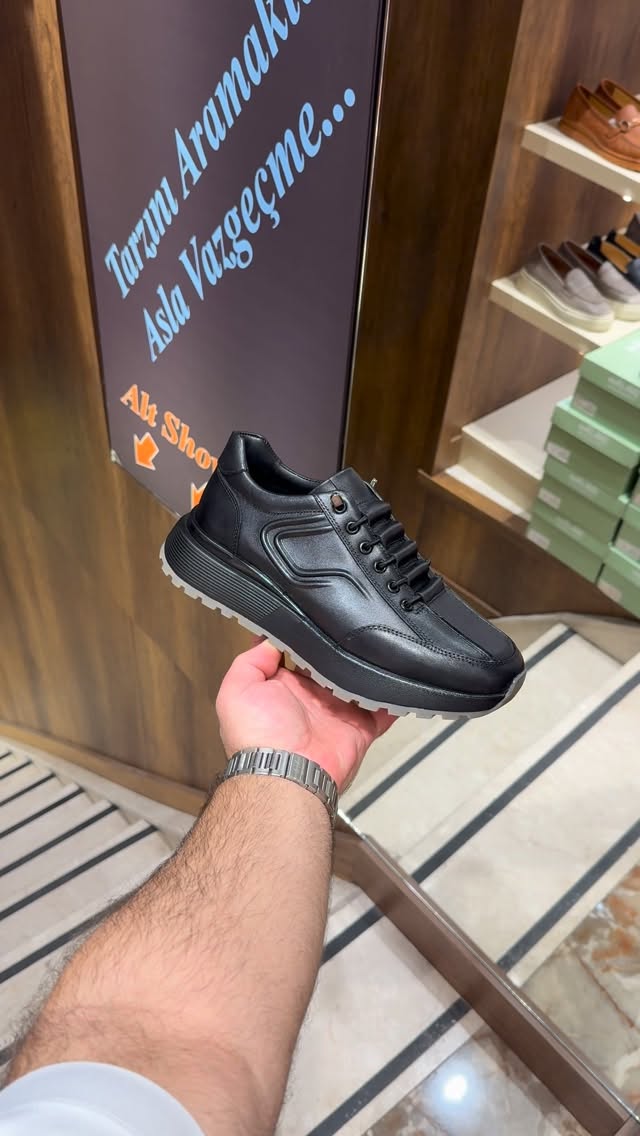 Men's Leather Casual Sneakers Black Low-Top Lace-Up Comfort Shoes