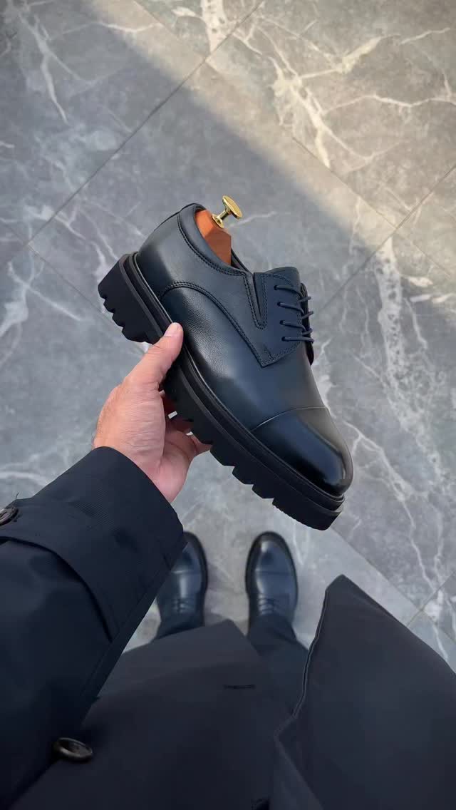Men's Black Leather Cap-Toe Derby Shoes Thick Sole Business Casual Oxfords