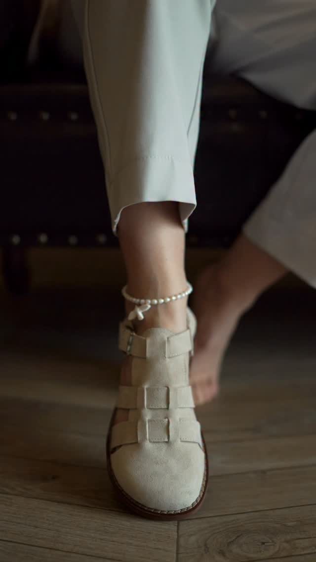 Women's Off-white Fine Suede Fashion Sandals
