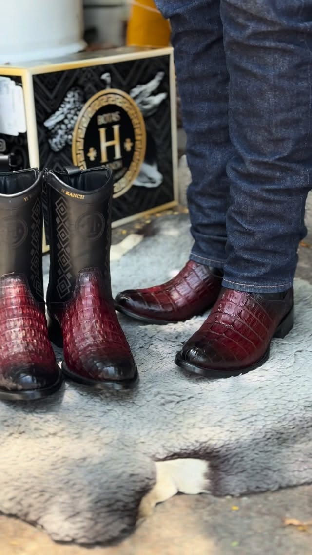 Men's Burgundy Croc-Embossed Western Cowboy Boots - Gradient Vintage Style Mid Calf Boots