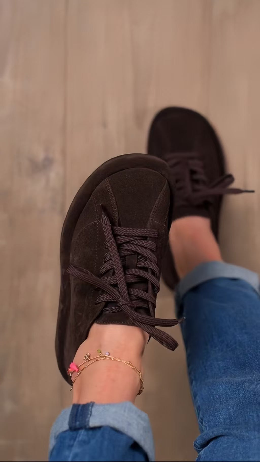 Women Brown Suede Vintage Low Sneakers-Simple Casual Sneakers