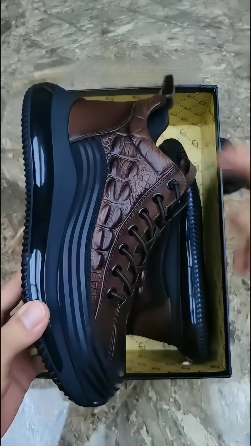 Men's Crocodile-Embossed Leather Air Cushioned Platform High Sneakers-Casual Fashion