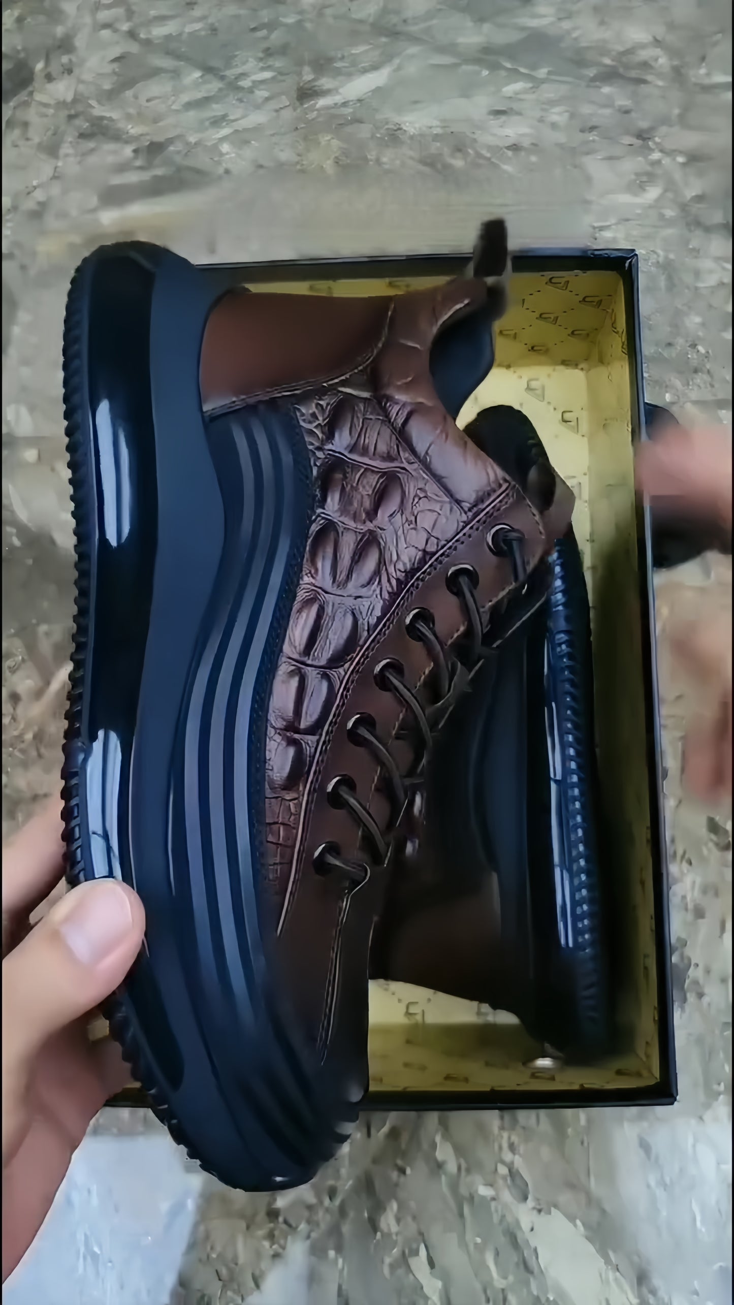 Men's Crocodile-Embossed Leather Air Cushioned Platform High Sneakers-Casual Fashion