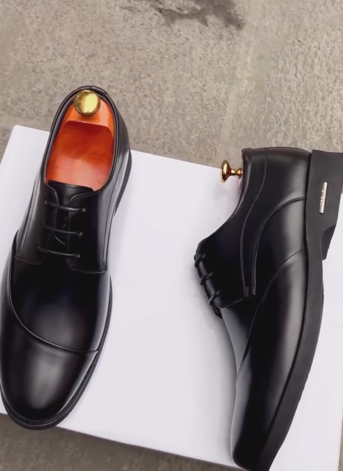 Men's Triple-Connector Oxford Dress Shoes