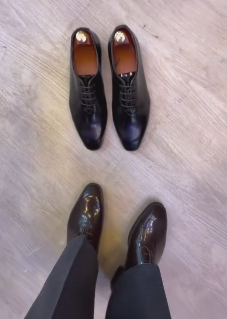Men's Polished Leather Whole-Cut Oxford Shoes Formal Wedding Dress Shoes