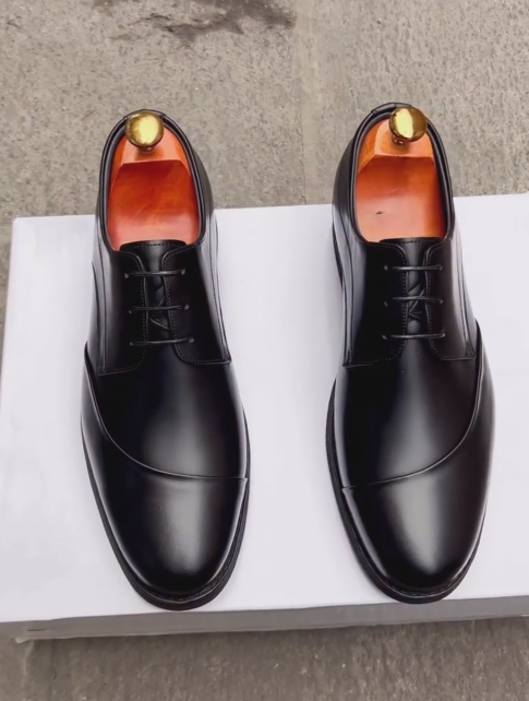 Men's Triple-Connector Oxford Dress Shoes