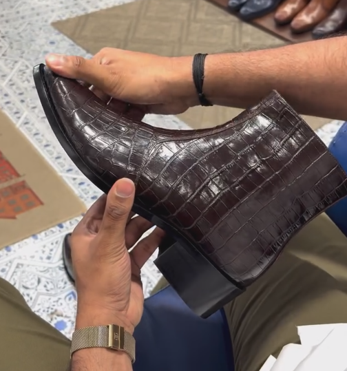 Men's Crocodile-Embossed Pointed Heel Chelsea Boots