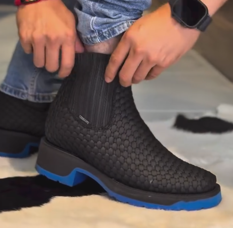 Black Grain Blue-soled Chelsea Western Boots
