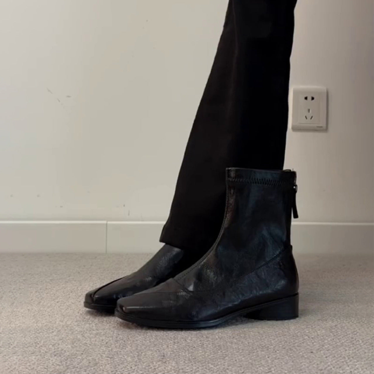 Women’s Vintage Square Toe Low Heel Ankle Boots Leather Pull-On Casual Boots