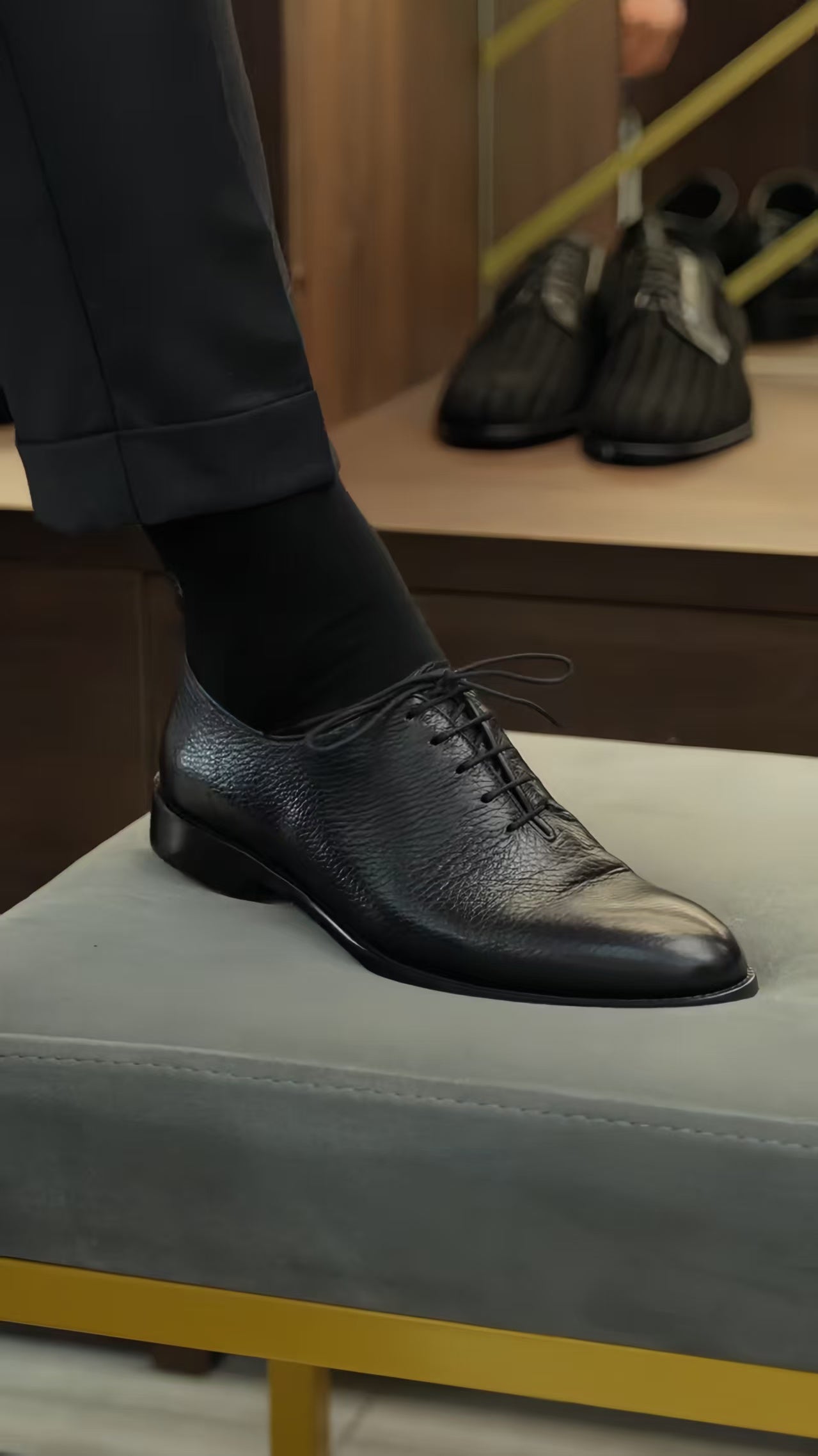 Men's Black Full Grain Leather Wholecut Oxford Shoes - Minimalist Formal Dress Shoes