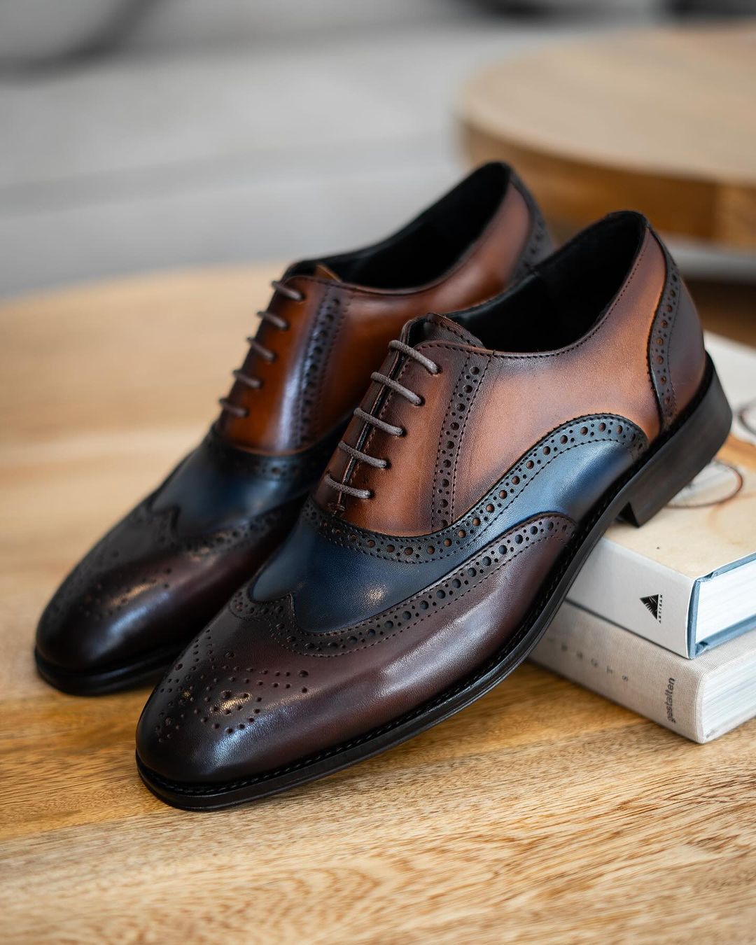 Brown & Blue Robert
