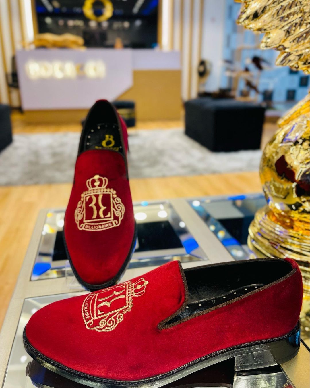 Embroidered suede men's shoes