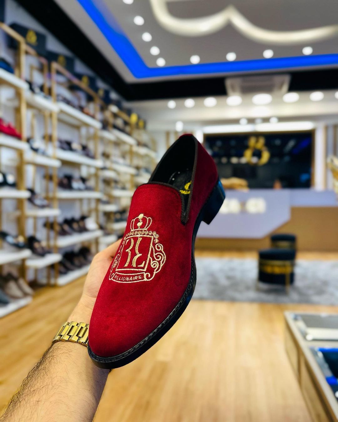 Embroidered suede men's shoes