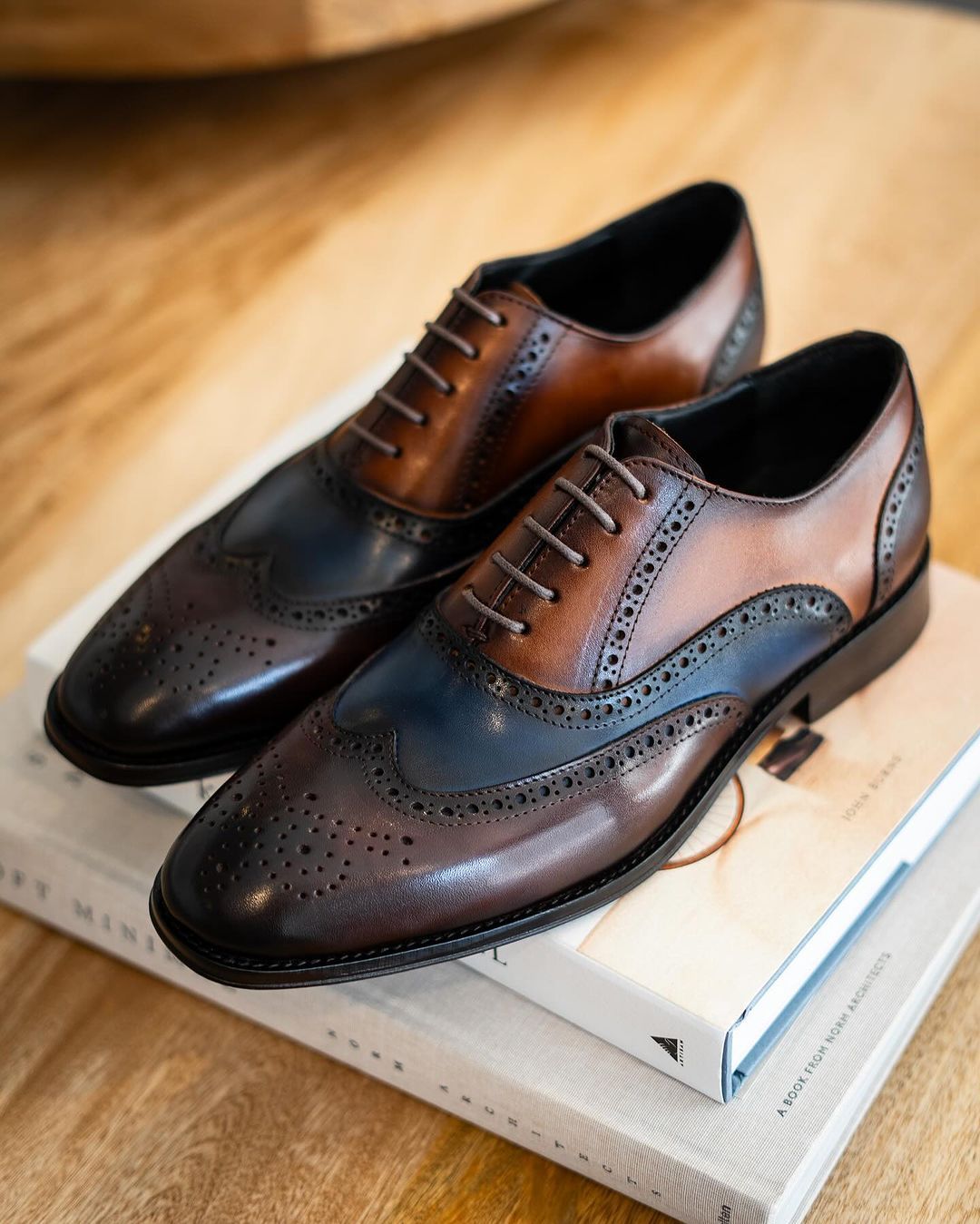 Brown & Blue Robert