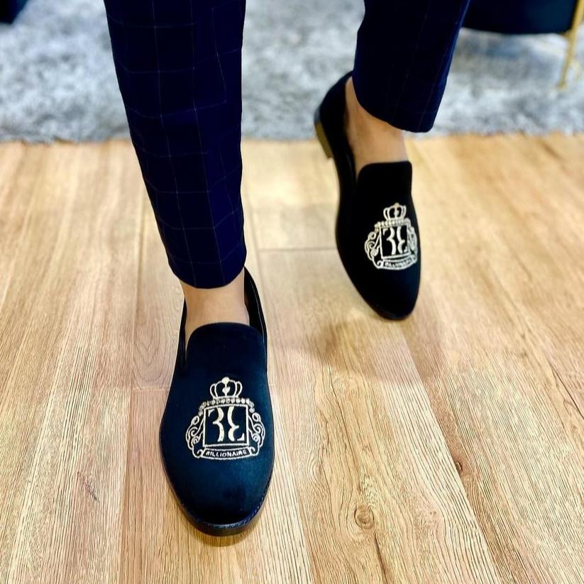 Embroidered suede men's shoes