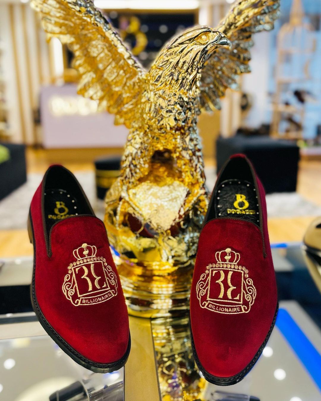 Embroidered suede men's shoes